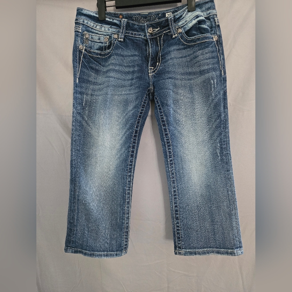Miss‎ Me Crop pants/shorts size 29 Great condition and pocket detail